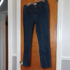 Coldwater Creek Straight Jeans Sz.10P. Rise 9" .L. 28". W.31".  EUC!